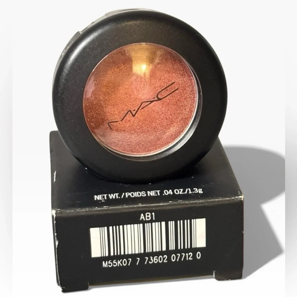 MAC Cosmetics Expensive Pink Veluxe Pearl Eye Shadow NEW IN BOX
